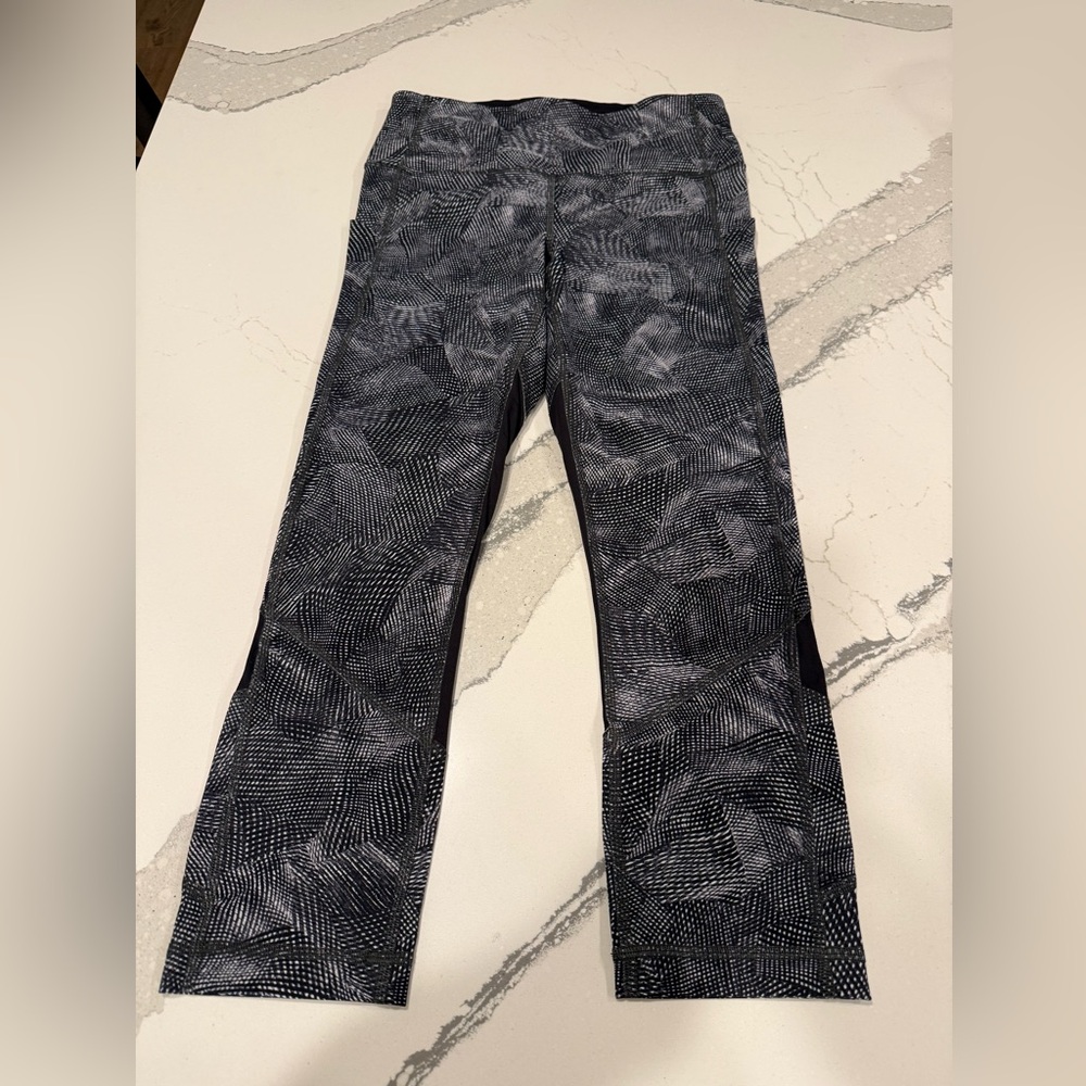 Lululemon Pace Rival High-Rise Crop 22" size 6